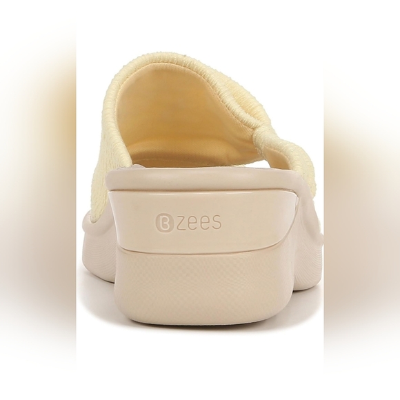 BZEE'S Smile More Bow Sandal (Butter) - Picture 6 of 12